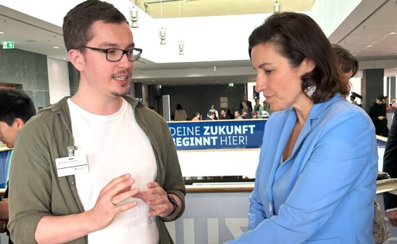 Dorothee Bär bei quantumexpedition