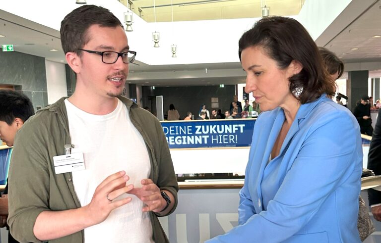 Dorothee Bär bei quantumexpedition